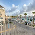 Seaview Townhouse, Steps From Market By 360 Estates Марсашлокк