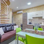 Апартаменты Seaview Townhouse, Steps From Market By 360 Estates Марсашлокк