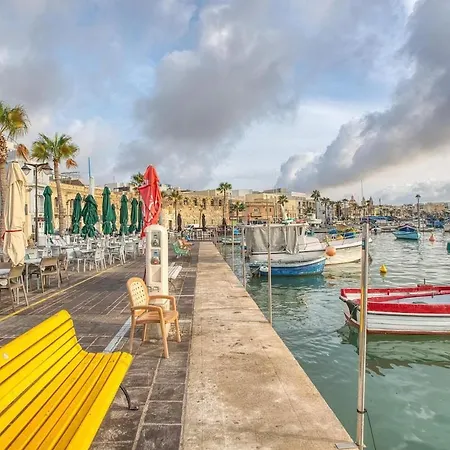 Seaview Townhouse, Steps From Market By 360 Estates