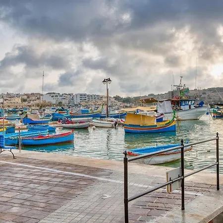 Seaview Townhouse, Steps From Market By 360 Estates *