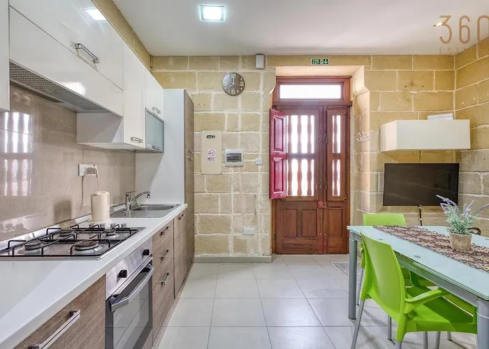 Seaview Townhouse, Steps From Market By 360 Estates شقة