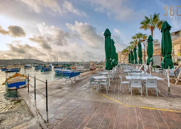 Seaview Townhouse, Steps From Market By 360 Estates