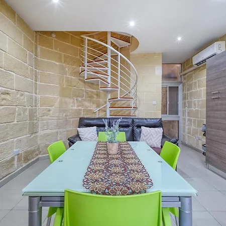 Apartment Seaview Townhouse, Steps From Market By 360 Estates Marsaxlokk