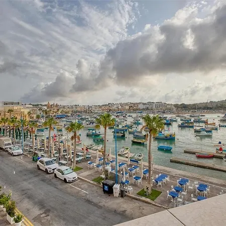 Apartment Seaview Townhouse, Steps From Market By 360 Estates