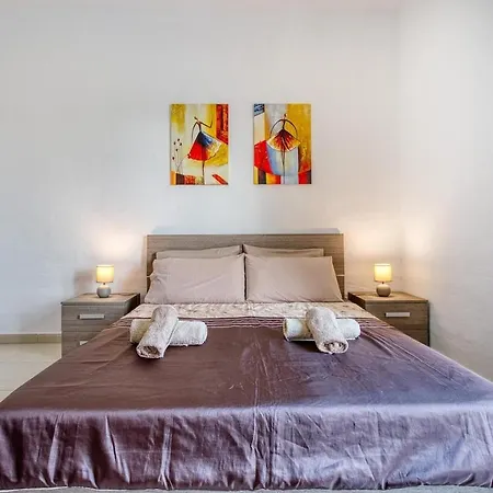 Seaview Townhouse, Steps From Market By 360 Estates Marsaxlokk