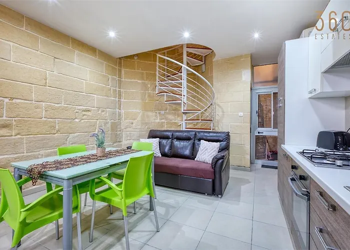 Seaview Townhouse, Steps From Market By 360 Estates Apartment *