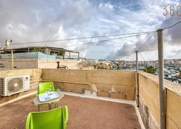 Seaview Townhouse, Steps From Market By 360 Estates * Marsaxlokk