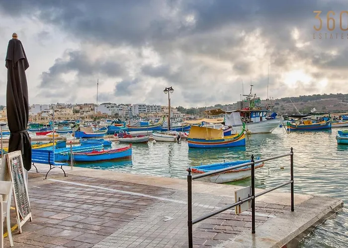 Seaview Townhouse, Steps From Market By 360 Estates *